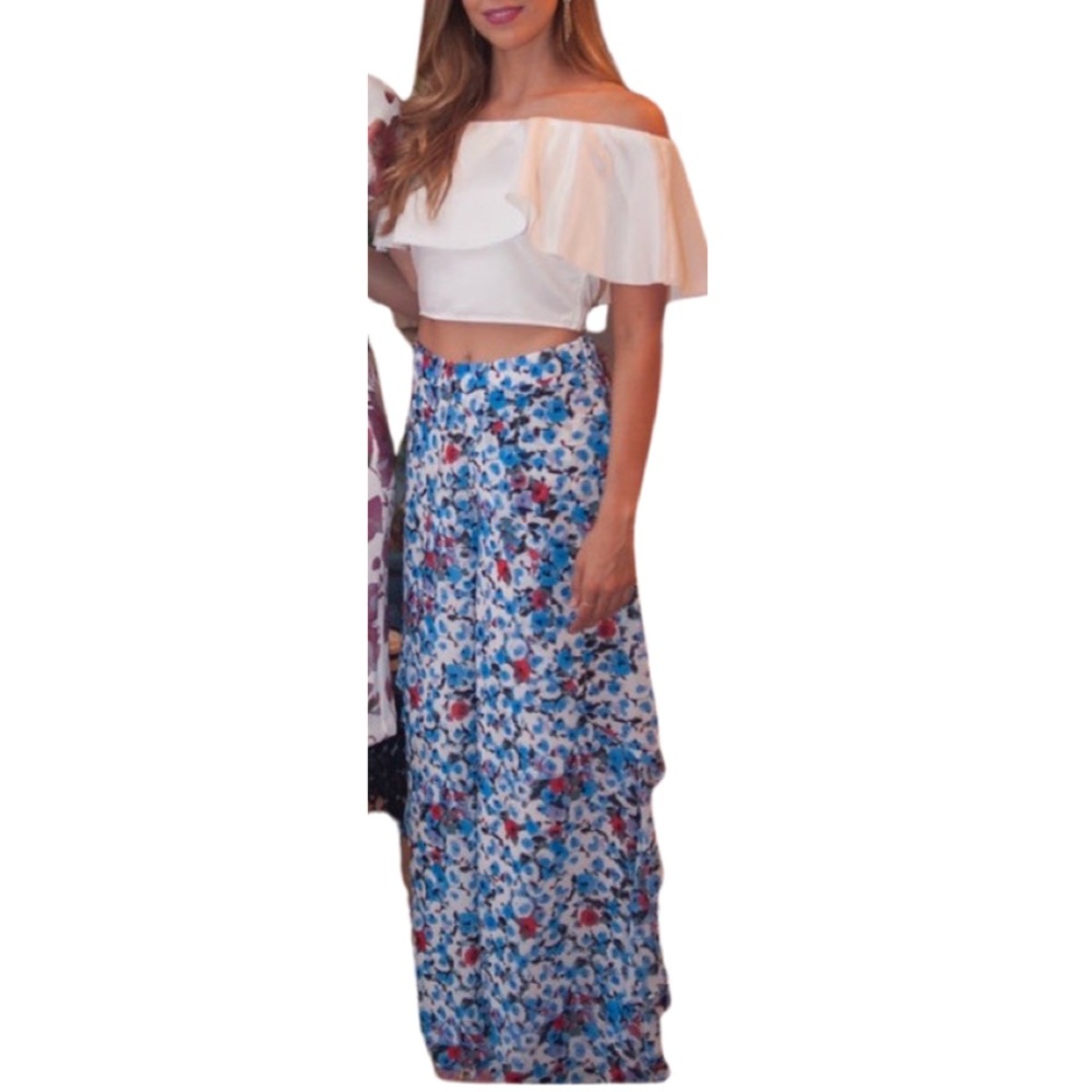 Wide leg floral pants.